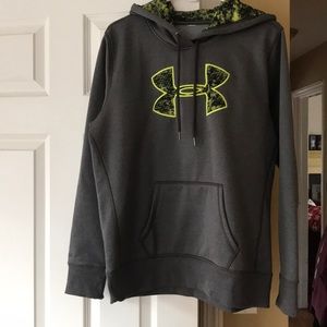 Under armour hoodie size m ladies